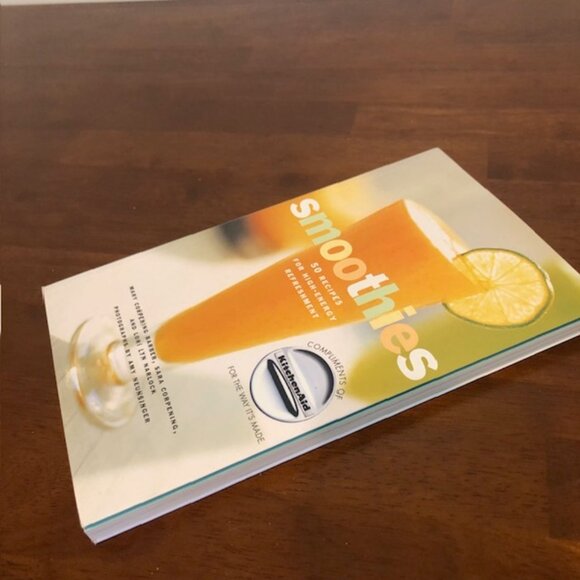 Smoothies and Juicing Vintage Books Bundle of 2. - Picture 4 of 16